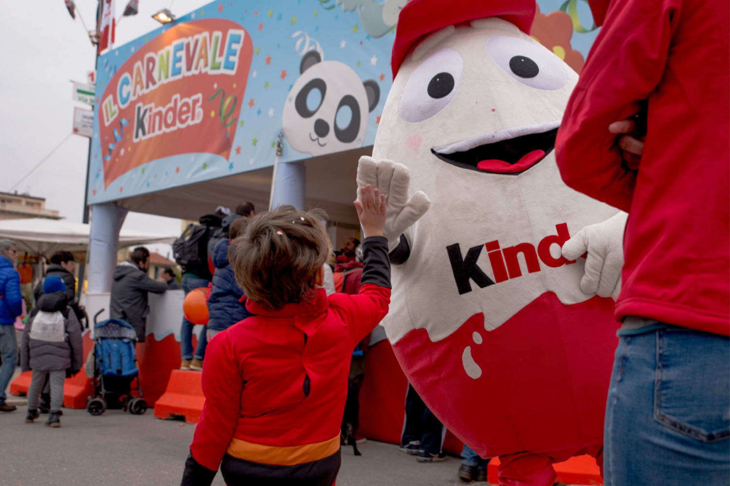 Kinder animerà il Carnevale di Viareggio con la Pentolaccia